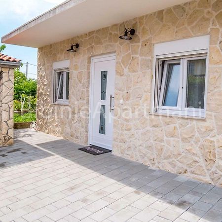 Ana I Ljubo Apartment Sukošan Exterior foto