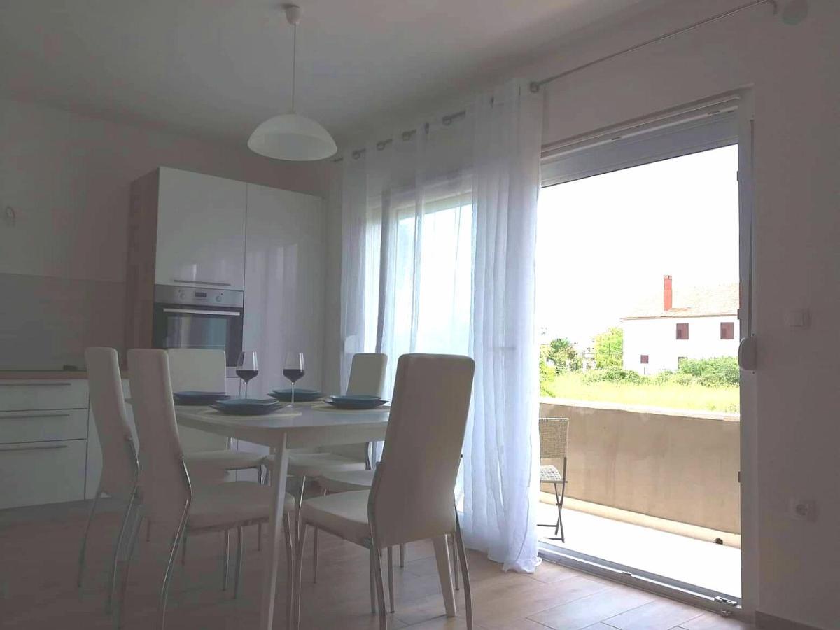 Ana I Ljubo Apartment Sukošan Exterior foto