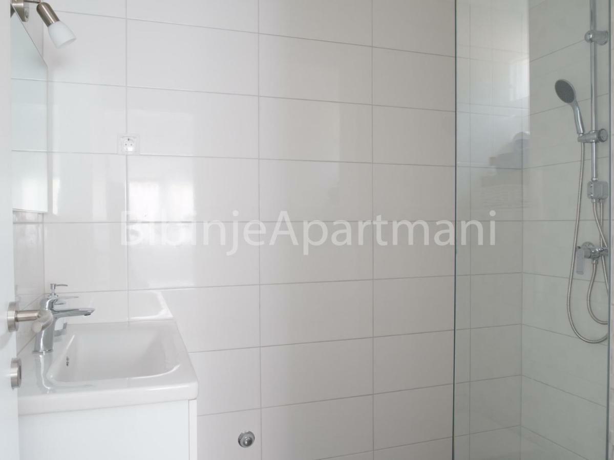Ana I Ljubo Apartment Sukošan Exterior foto