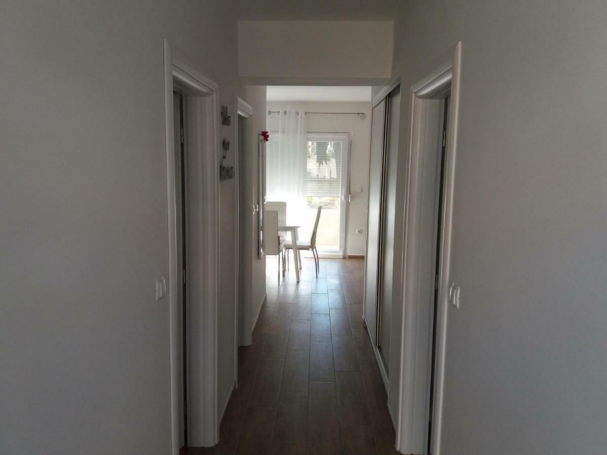 Ana I Ljubo Apartment Sukošan Exterior foto